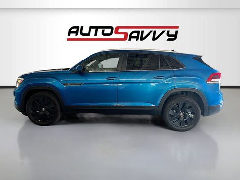 Used 2024 Volkswagen Atlas Cross Sport SE w/ Panoramic Sunroof Package FWD image 4