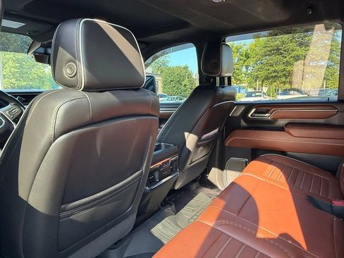Used 2024 GMC Sierra 2500 Denali Ultimate AWD/4WD image 7