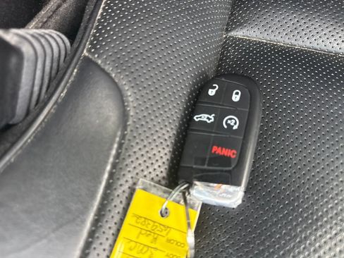 Used 2013 Chrysler 300 C w/ Light Group RWD image 34