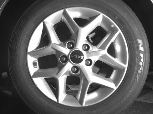 Used 2025 Kia Soul LX w/ LX Technology Package image 21