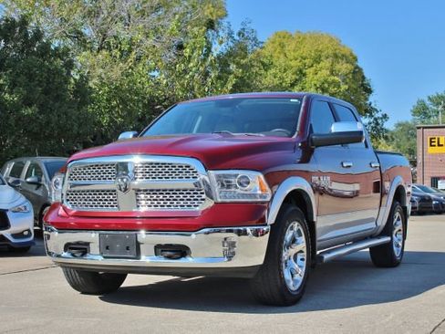 Used 2018 RAM 1500 Laramie image 2
