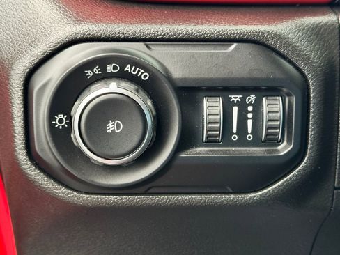Used 2021 Jeep Wrangler Unlimited Rubicon w/ Uconnect 4C Nav & Sound Group AWD/4WD image 32