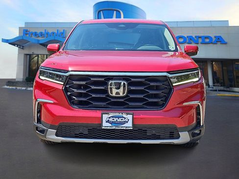 Used 2025 Honda Pilot EX-L image 2