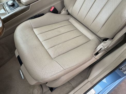 Used 2011 Mercedes-Benz E 550 Sedan image 21