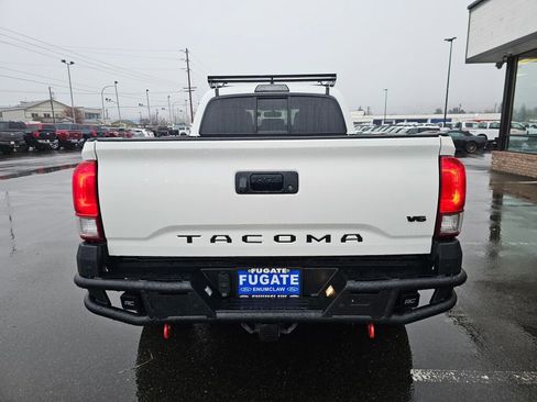 Used 2016 Toyota Tacoma TRD Off-Road image 8