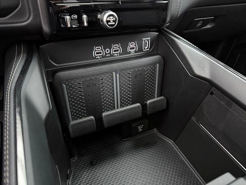 Used 2026 RAM 3500 Limited AWD/4WD image 18
