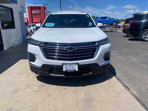 Used 2023 Chevrolet Traverse LT AWD/4WD image 3