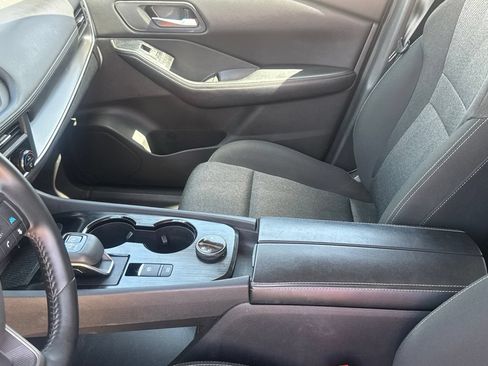 Certified 2025 Nissan Rogue SV AWD/4WD image 43