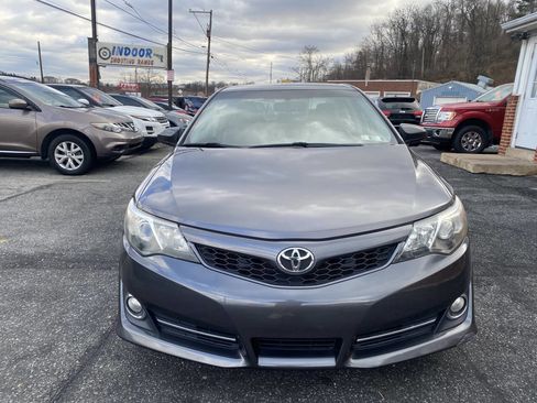 Used 2013 Toyota Camry SE image 2