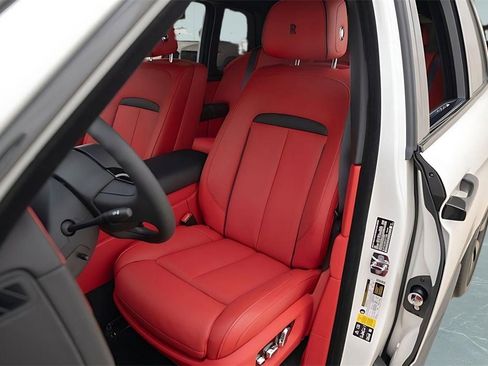 Used 2023 Rolls-Royce Cullinan image 23