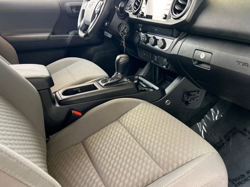 Certified 2021 Toyota Tacoma SR image 19