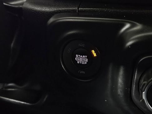 Used 2022 Jeep Wrangler Unlimited Sport AWD/4WD image 19
