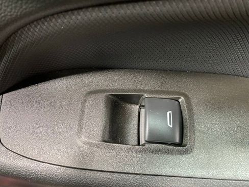 Used 2023 Chevrolet Equinox RS w/ RS Leather Package AWD/4WD image 29