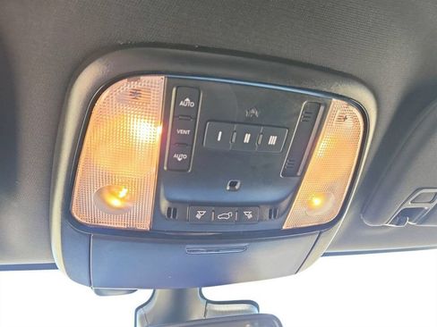 Used 2025 Dodge Durango R/T AWD/4WD image 22