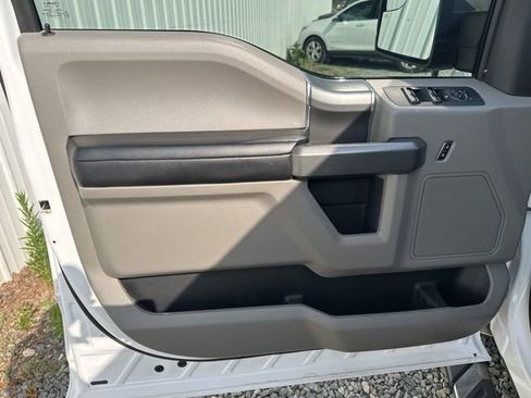 Used 2016 Ford F150 XLT w/ Equipment Group 302A Luxury AWD/4WD image 12