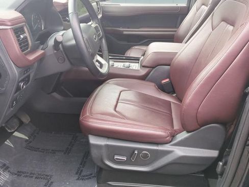 Used 2024 Ford Expedition Limited AWD/4WD image 12