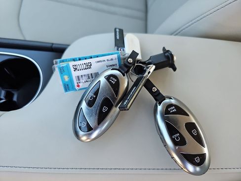 Certified 2025 Hyundai Sonata Limited image 42