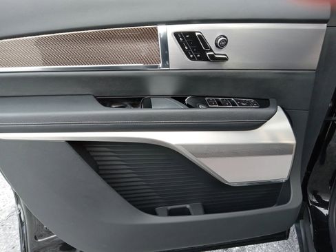 Used 2026 Cadillac Vistiq Luxury image 9