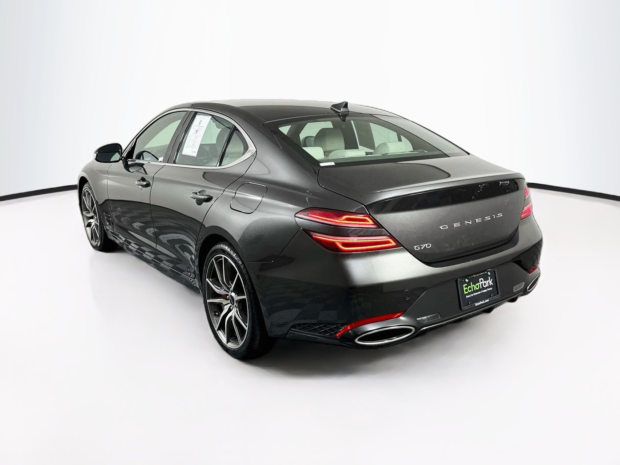 Used 2025 Genesis G70 2.5T RWD image 5