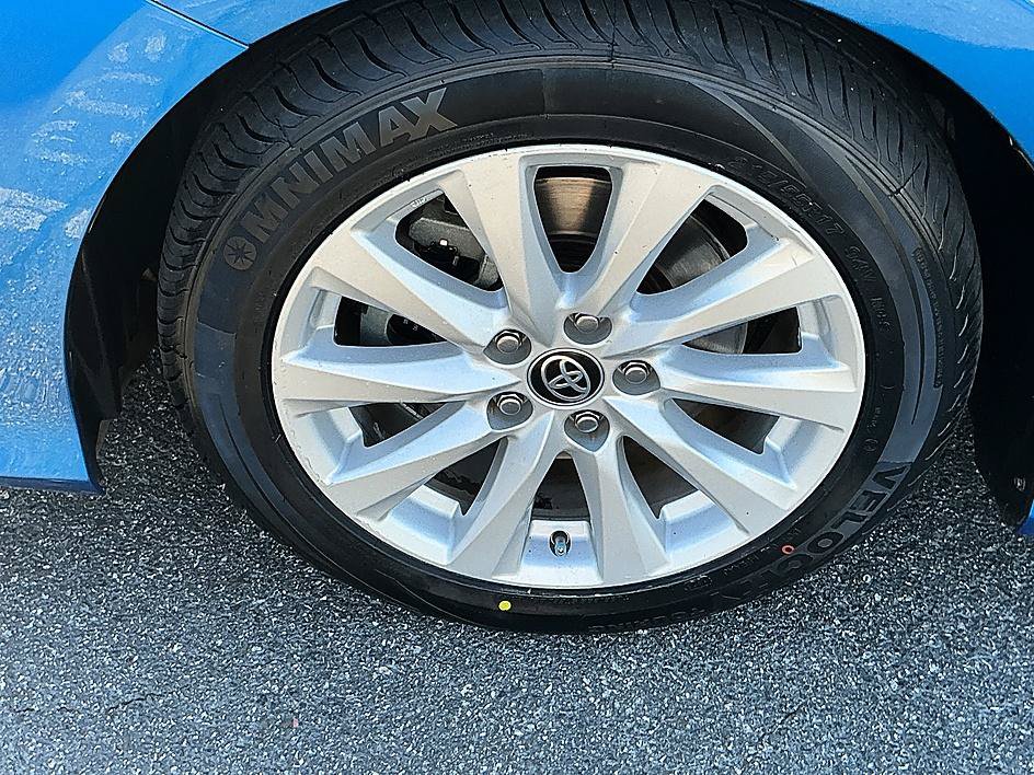 Used 2020 Toyota Camry LE FWD image 9