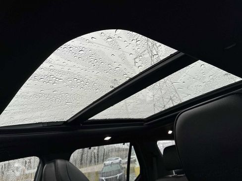 Used 2025 Honda Pilot Black Edition image 19