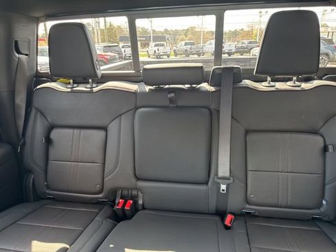New 2026 Chevrolet Silverado 1500 High Country AWD/4WD image 14