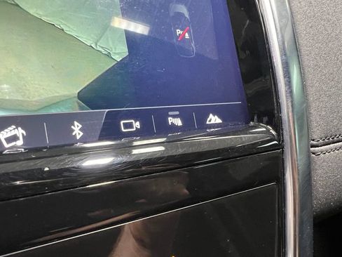 Used 2020 Land Rover Discovery Sport SE image 32