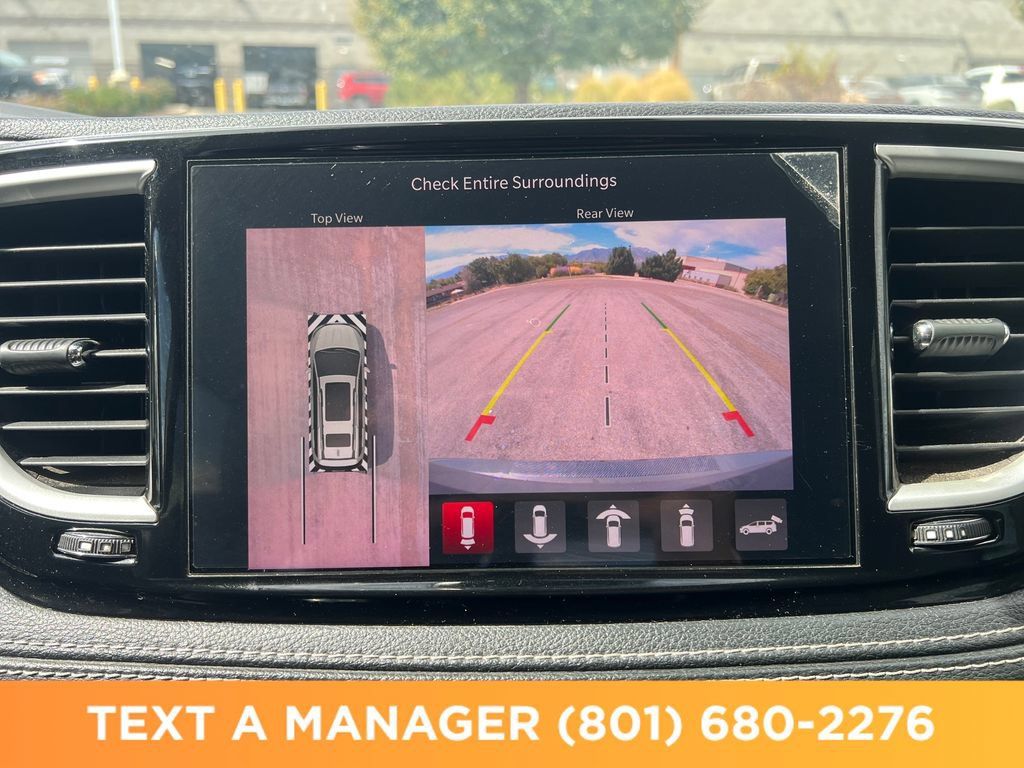 Used 2023 Chrysler Pacifica Touring-L FWD image 30