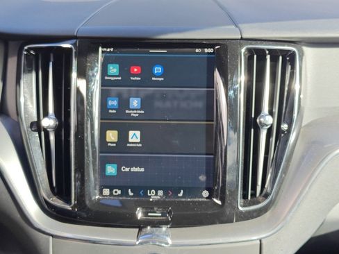 Used 2025 Volvo XC60 B5 Core image 18