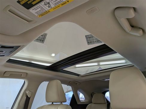 Used 2019 Lexus RX 450h AWD image 17