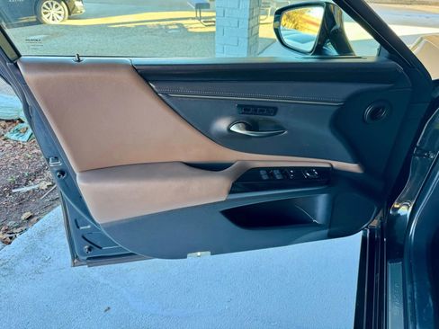 Used 2022 Lexus ES 350 w/ Premium Package image 11