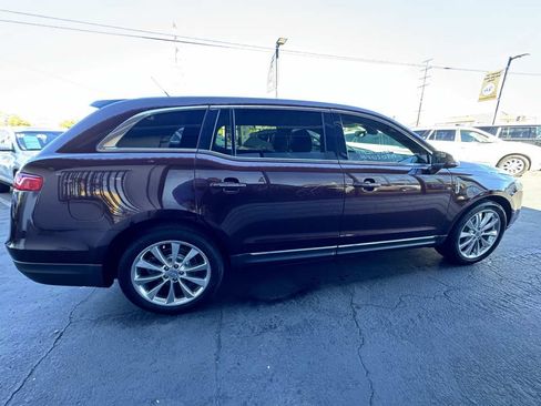 Used 2012 Lincoln MKT AWD image 7