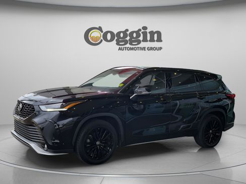 Certified 2023 Toyota Highlander XSE image 2
