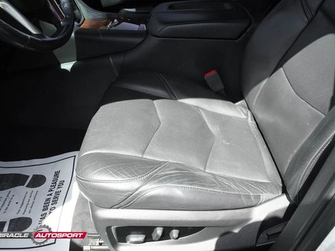 Used 2018 Cadillac Escalade ESV Premium Luxury image 18