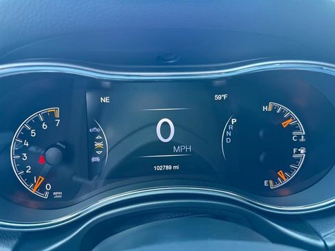 Used 2019 Jeep Grand Cherokee Limited AWD/4WD image 16