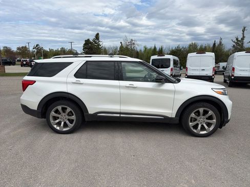 Used 2020 Ford Explorer Platinum w/ Premium Technology Package AWD/4WD image 12