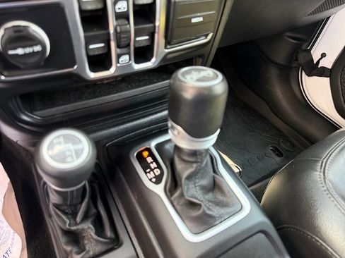 Used 2020 Jeep Wrangler Unlimited Sahara AWD/4WD image 29