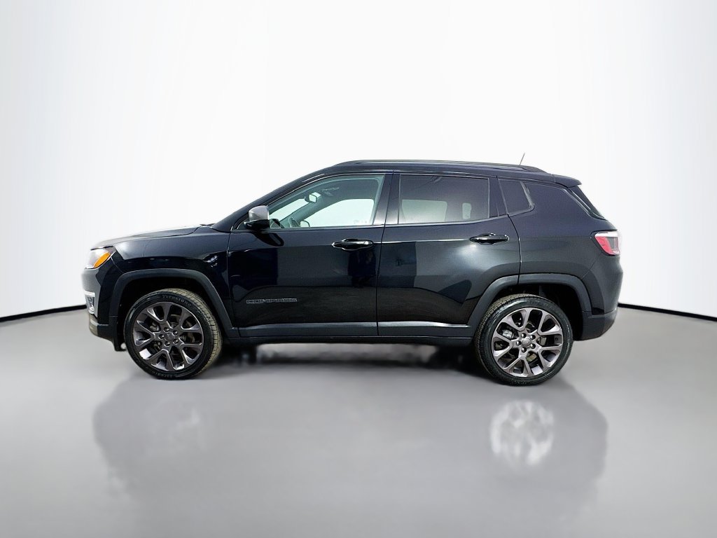Used 2021 Jeep Compass Latitude w/ Sun and Sound Group AWD/4WD image 4