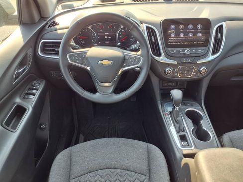 Used 2023 Chevrolet Equinox LT FWD image 2