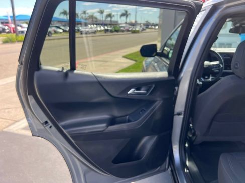Used 2025 Chevrolet Equinox LT FWD image 30