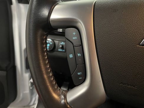 Used 2017 Chevrolet Traverse LT image 21