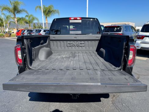 Used 2018 GMC Sierra 1500 SLT AWD/4WD image 35
