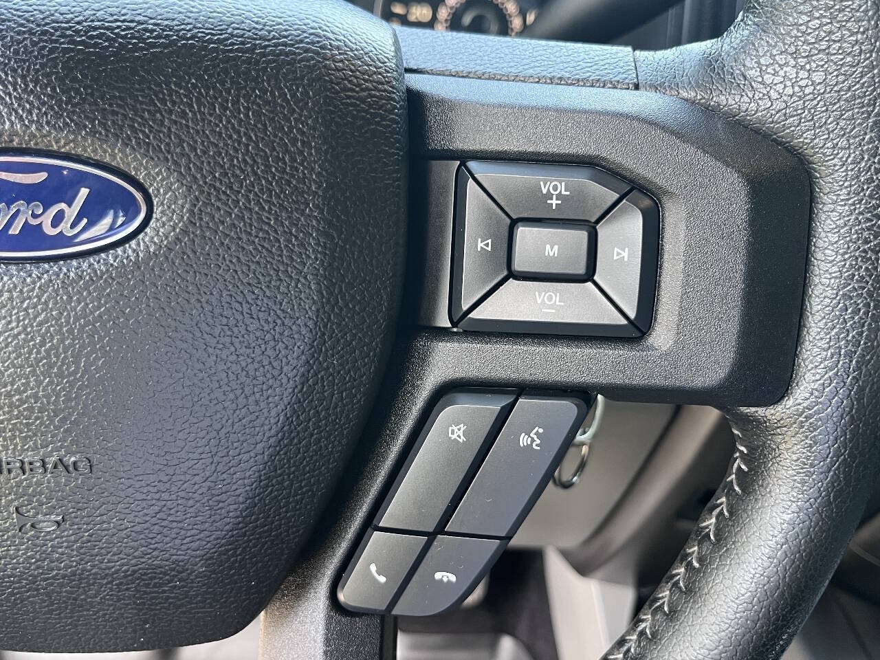Used 2015 Ford F150 XLT w/ Equipment Group 302A Luxury AWD/4WD image 34