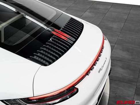 Used 2024 Porsche 911 Carrera S RWD image 17
