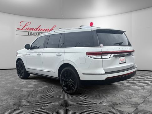 Certified 2023 Lincoln Navigator Reserve AWD/4WD image 3