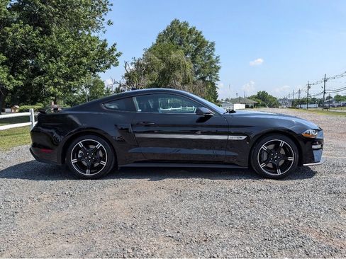 Used 2020 Ford Mustang GT Premium w/ Equipment Group 401A RWD image 4