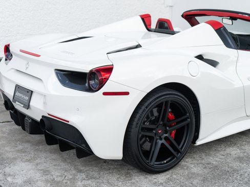 Used 2018 Ferrari 488 Spider RWD image 33
