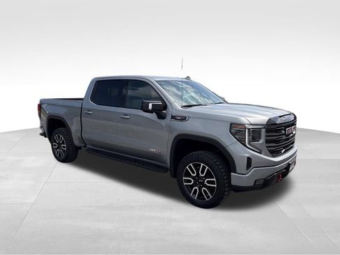 Used 2025 GMC Sierra 1500 AT4 w/ Technology Package AWD/4WD image 28