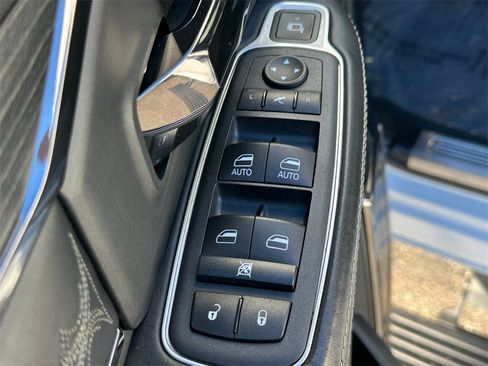 Used 2022 RAM 3500 Limited image 24