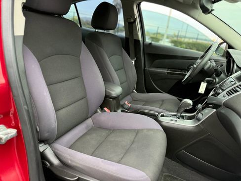 Used 2012 Chevrolet Cruze LT image 23